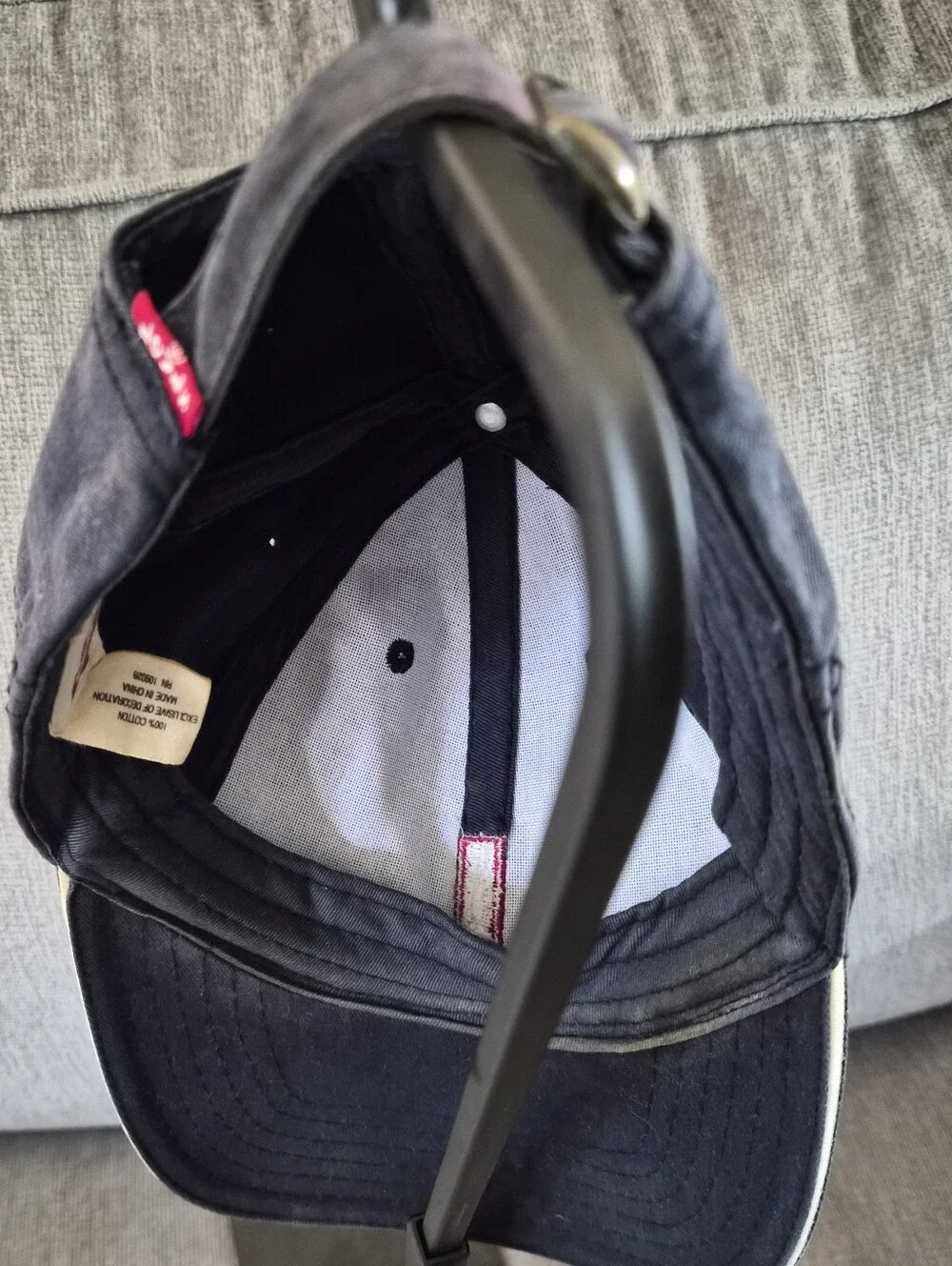 Levi's Classic Twill Baseball Hat featuring a red embroidered baseball Cap Hat